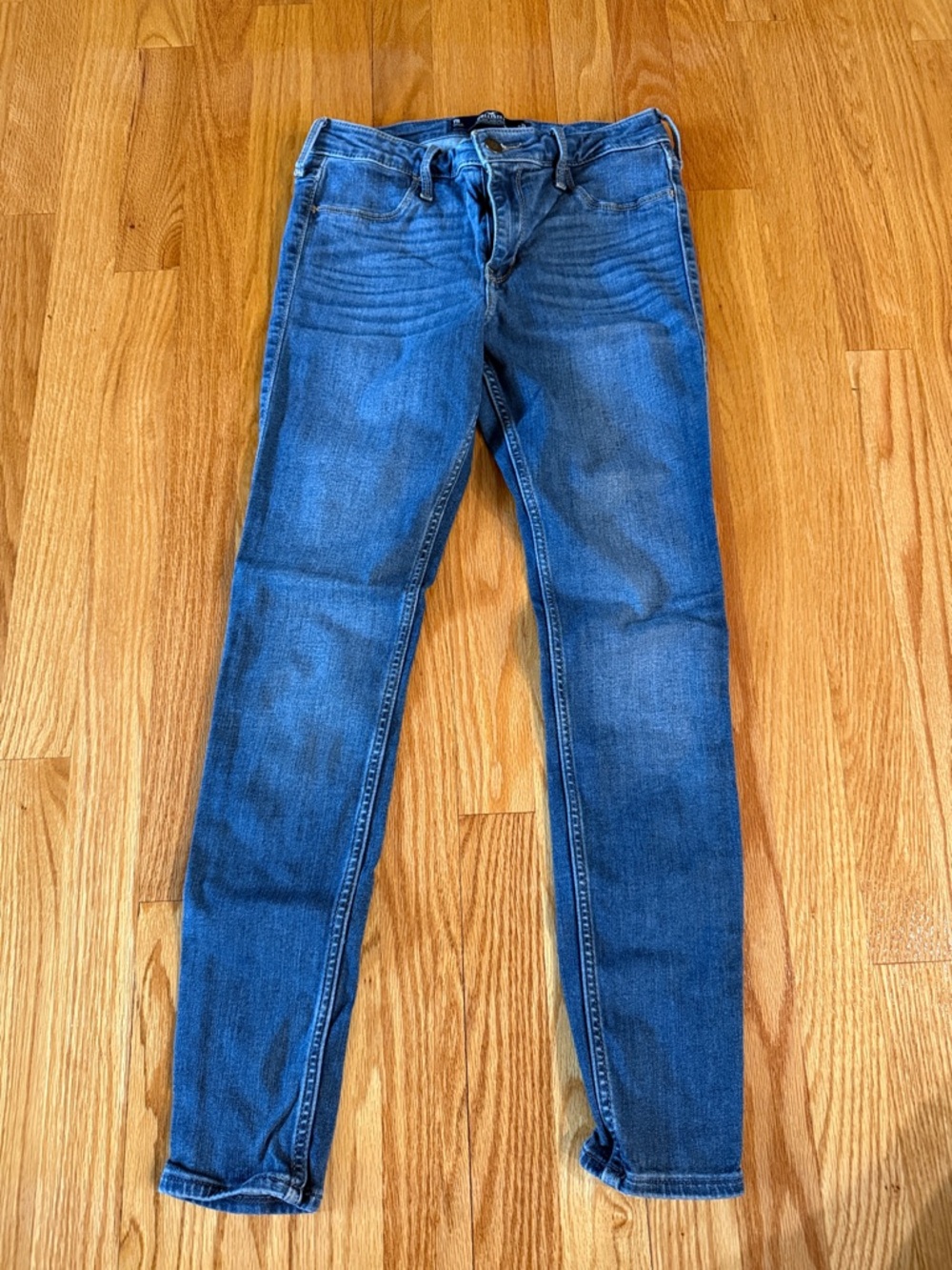 Hollister Women's Mid-Rise Jeggings in Classic Blue Wash